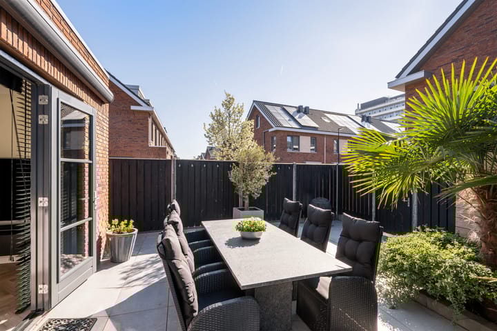 Foto 10 van Hof van Delftsesluis 35