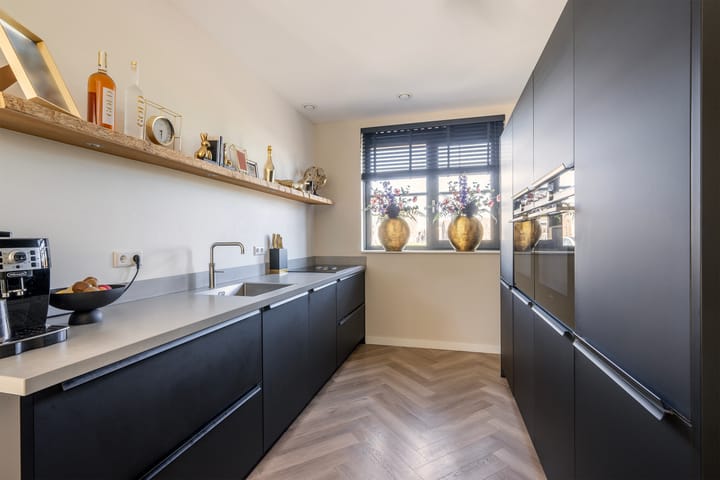 Foto 17 van Hof van Delftsesluis 35