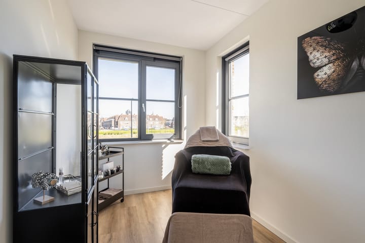 Foto 24 van Hof van Delftsesluis 35