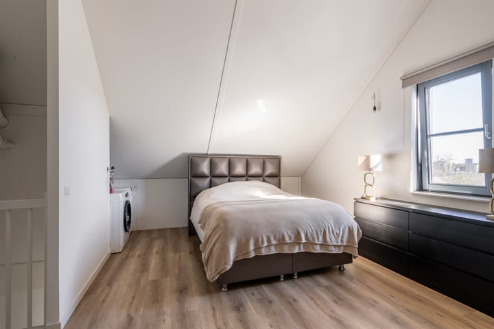 Foto 33 van Hof van Delftsesluis 35