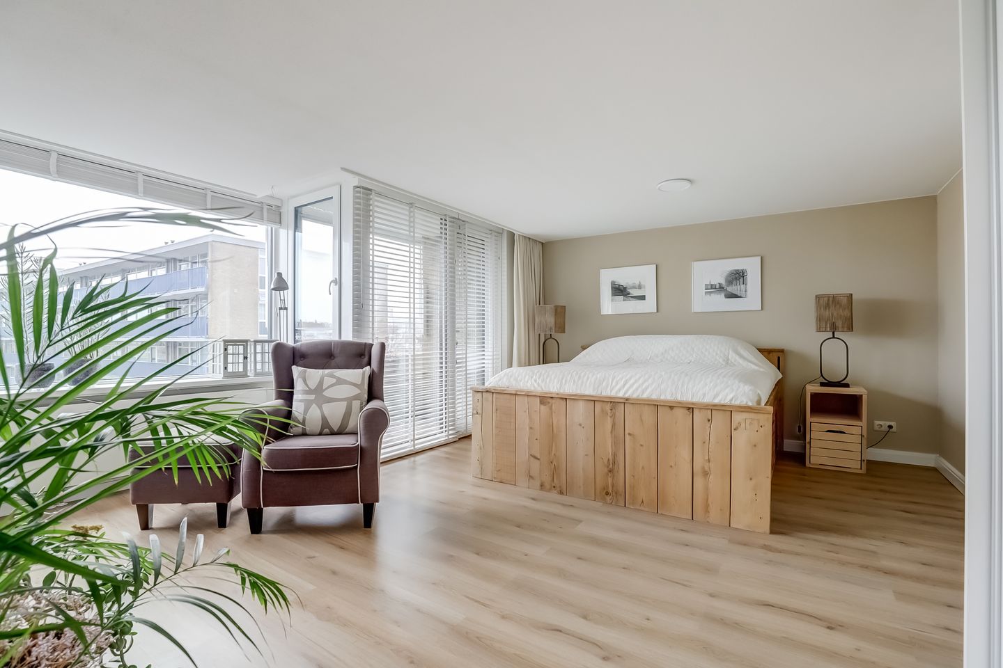 Photo 5 of Loosduinse Hoofdplein 211