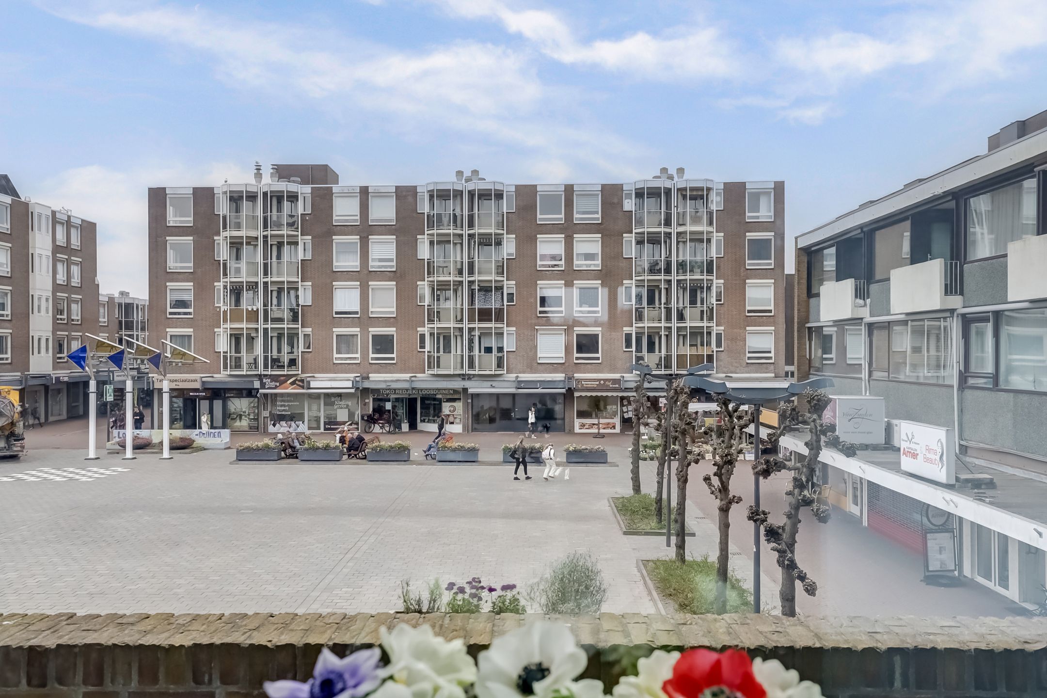 Photo 9 of Loosduinse Hoofdplein 211