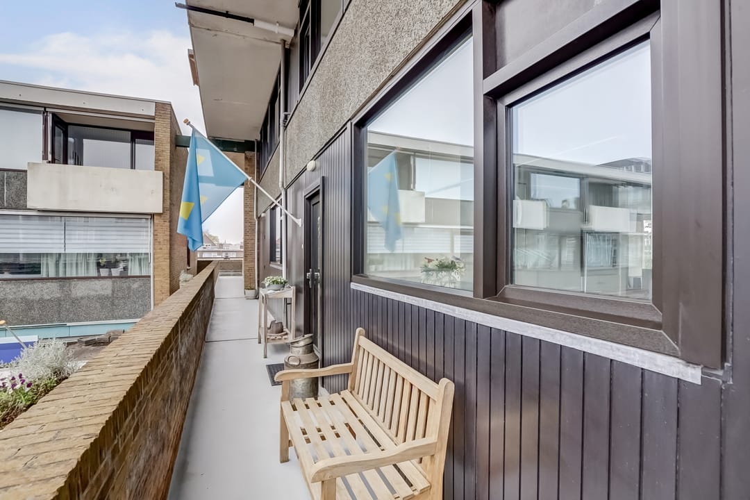 Photo 8 of Loosduinse Hoofdplein 211