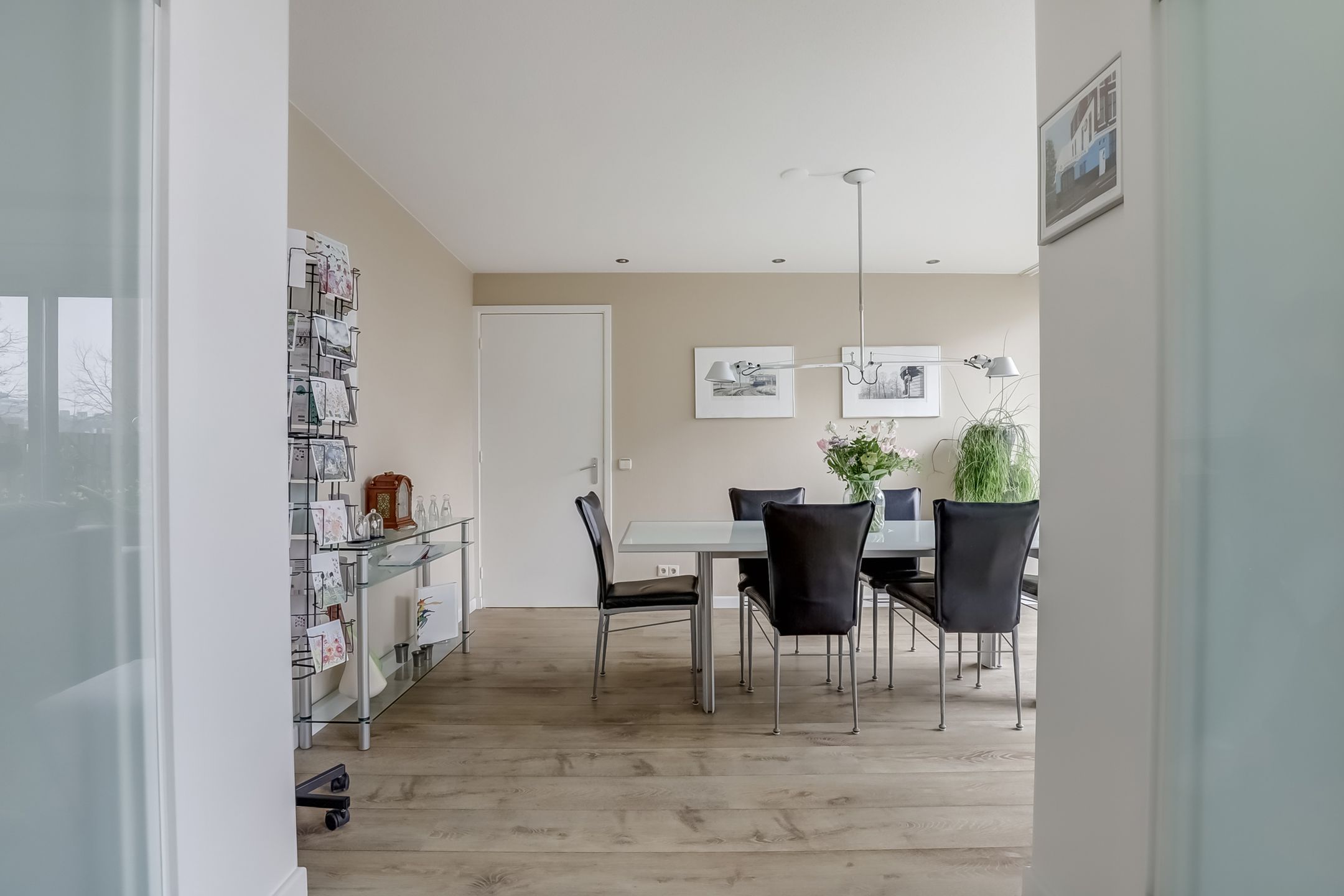 Photo 12 of Loosduinse Hoofdplein 211