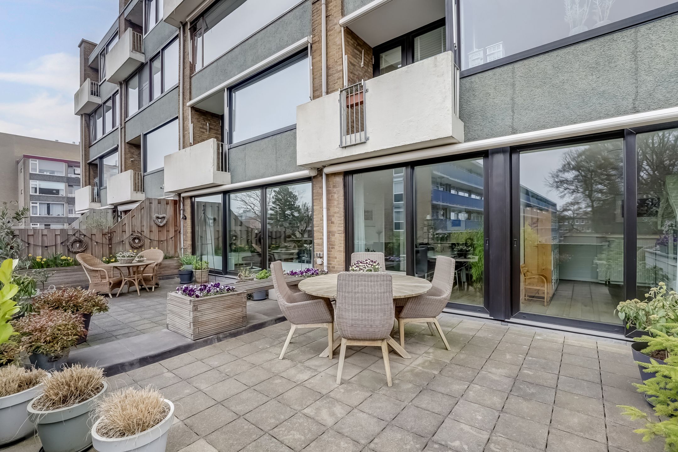 Photo 15 of Loosduinse Hoofdplein 211