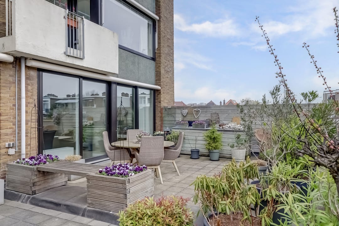 Photo 16 of Loosduinse Hoofdplein 211