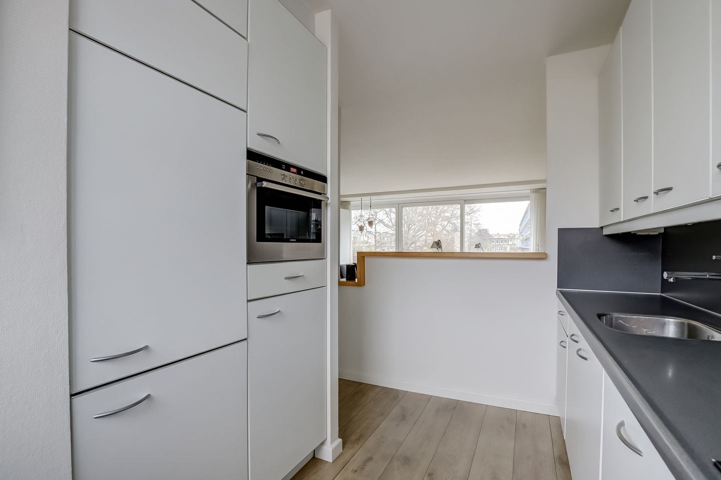 Photo 20 of Loosduinse Hoofdplein 211