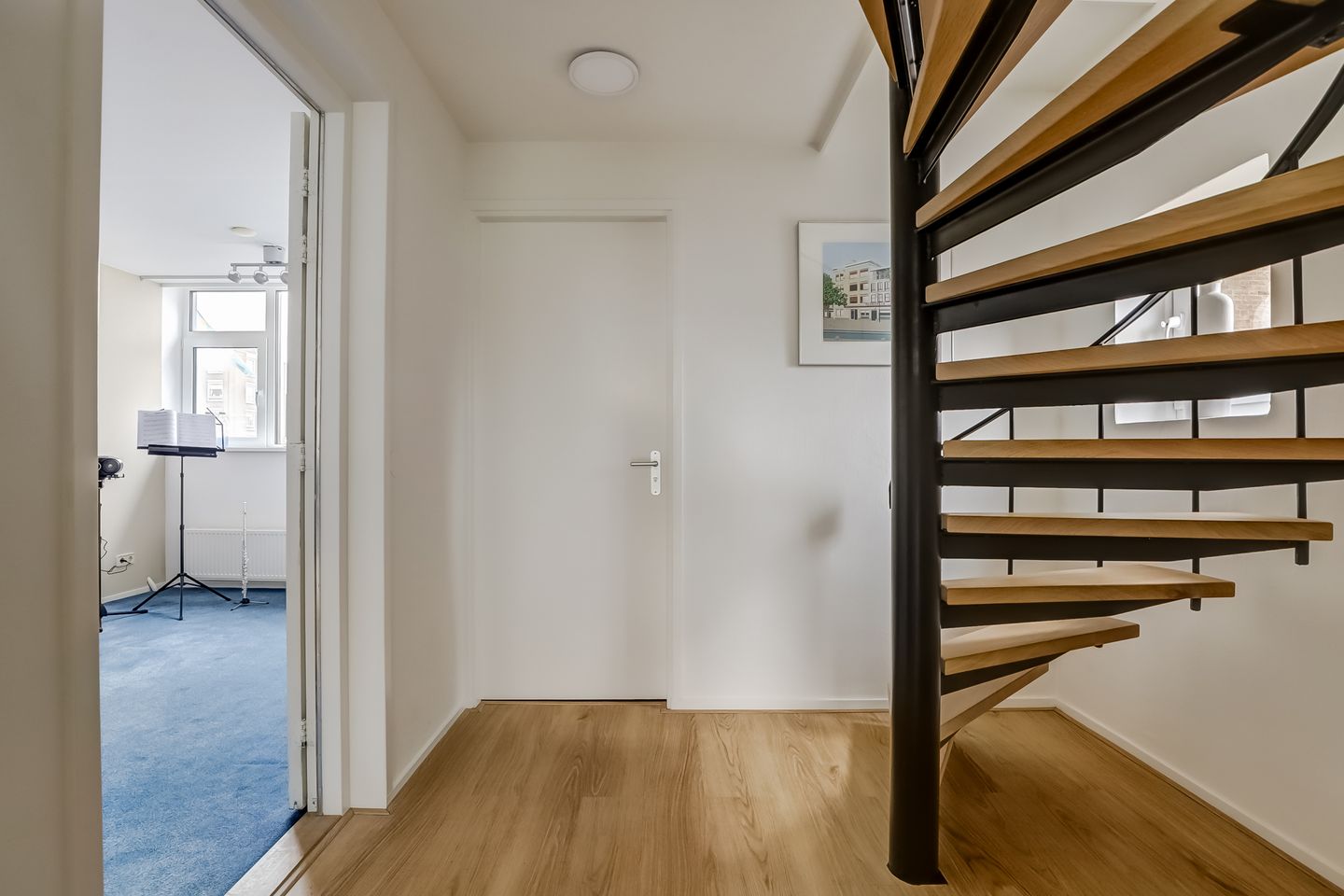 Photo 25 of Loosduinse Hoofdplein 211