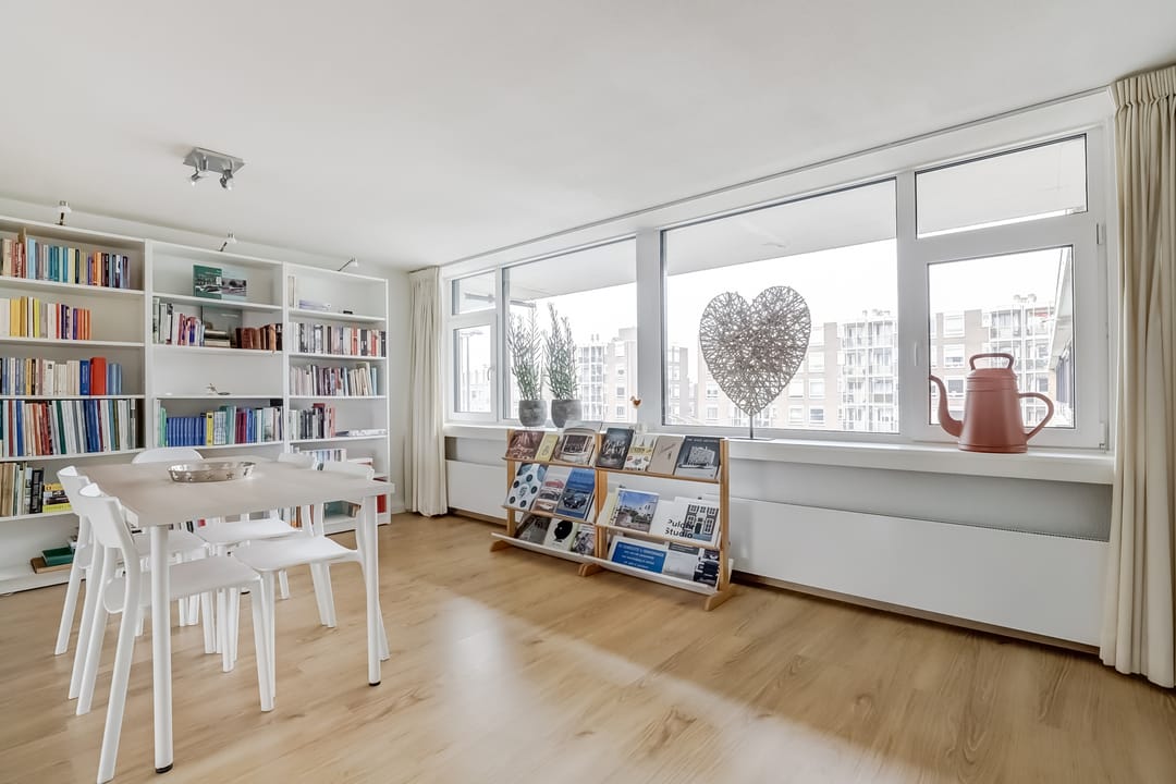 Photo 26 of Loosduinse Hoofdplein 211