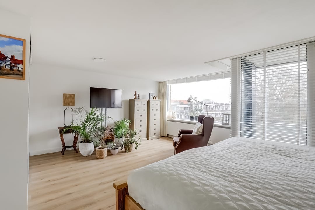 Photo 28 of Loosduinse Hoofdplein 211