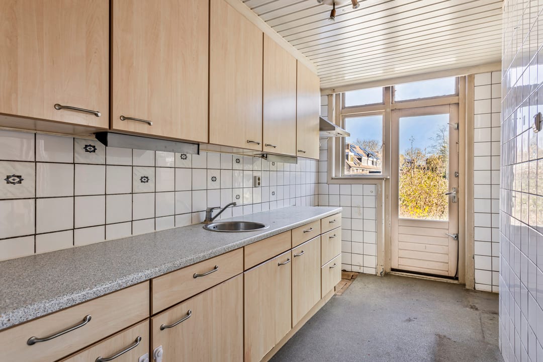 Photo 8 of Riouwstraat 68