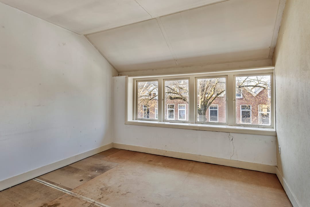 Photo 28 of Riouwstraat 68