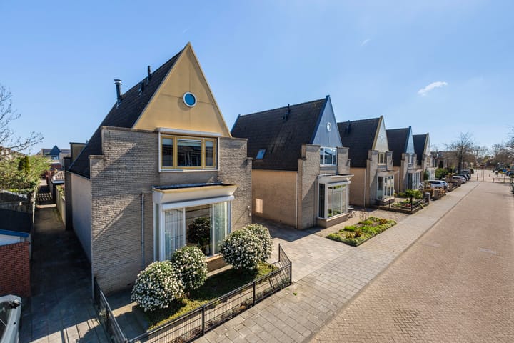 Photo 4 of Annie M.G. Schmidtstraat 1