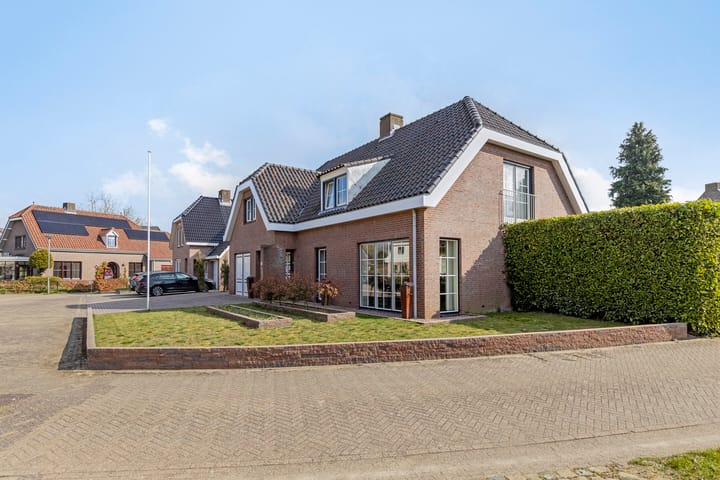 Photo 41 of Thoorderstraat 17