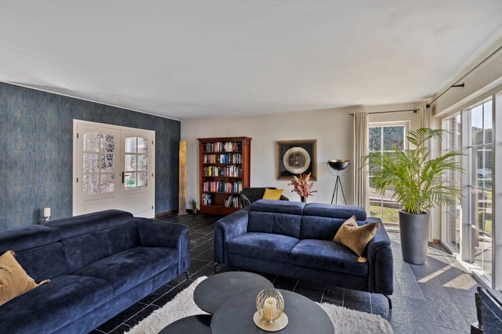 Photo 10 of Thoorderstraat 17