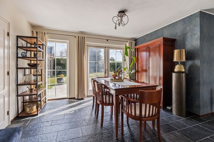 Photo 12 of Thoorderstraat 17