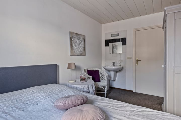 Photo 25 of Thoorderstraat 17