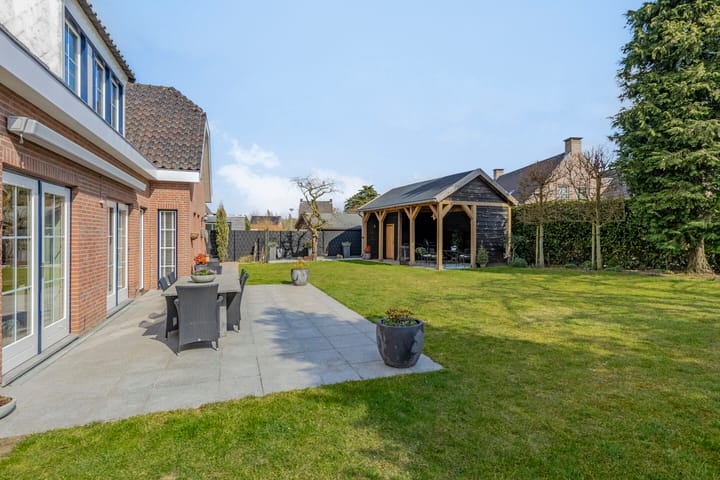 Photo 36 of Thoorderstraat 17