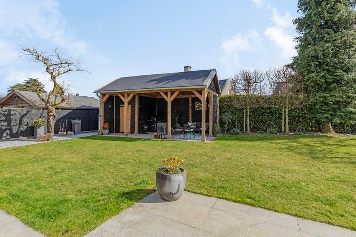 Photo 37 of Thoorderstraat 17