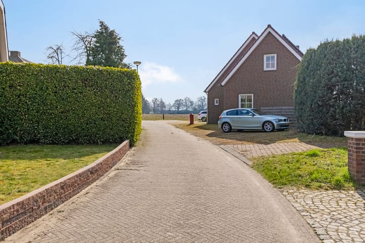 Photo 43 of Thoorderstraat 17