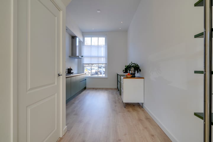 Foto 9 van Wolvenplein 20