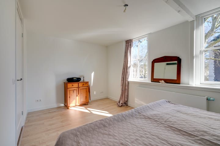 Foto 24 van Wolvenplein 20