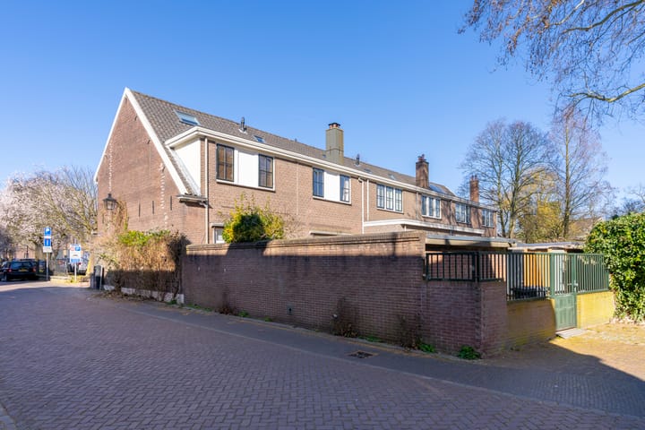 Foto 42 van Wolvenplein 20