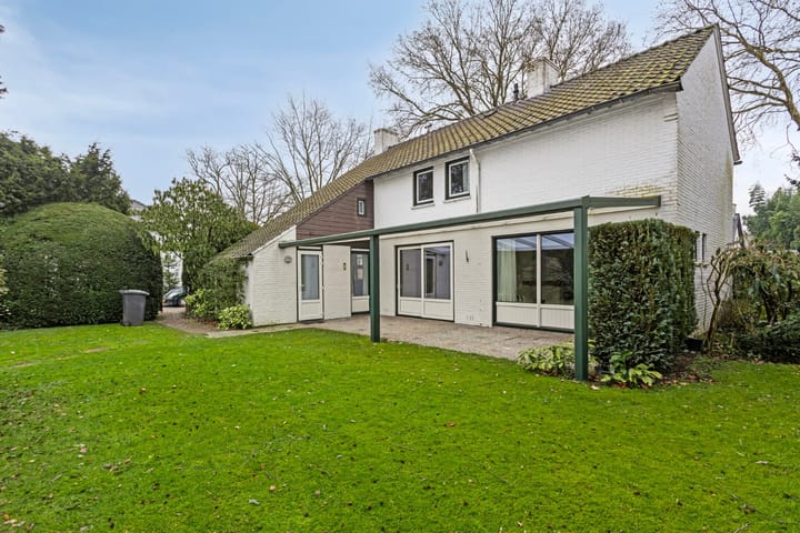 Foto 24 van Burg. Van Houtstraat 45