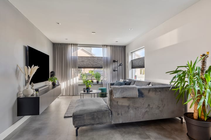 Photo 8 of Kamperfoeliestraat 10