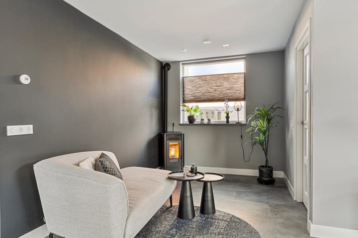 Photo 11 of Kamperfoeliestraat 10