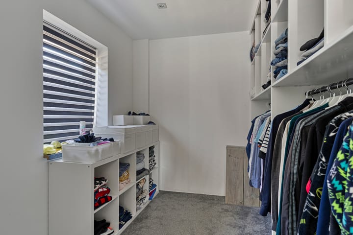 Photo 22 of Kamperfoeliestraat 10