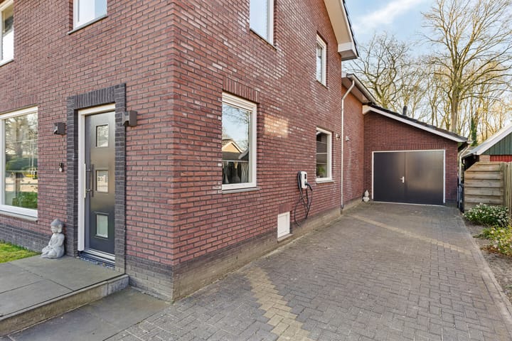 Photo 34 of Kamperfoeliestraat 10