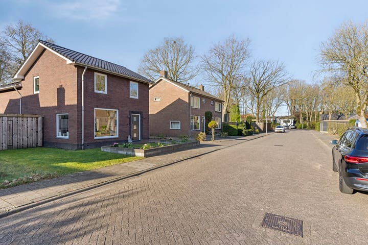 Photo 36 of Kamperfoeliestraat 10