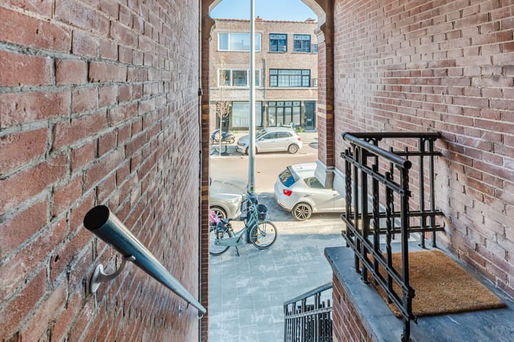 Photo 6 of De Constant Rebecquestraat 28