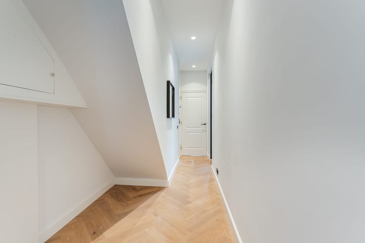 Photo 8 of De Constant Rebecquestraat 28