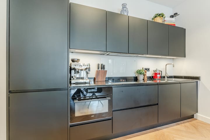 Photo 19 of De Constant Rebecquestraat 28