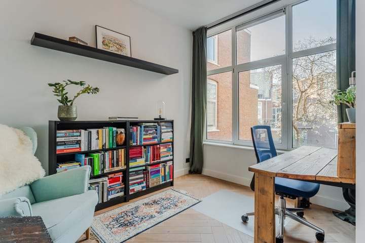 Photo 21 of De Constant Rebecquestraat 28