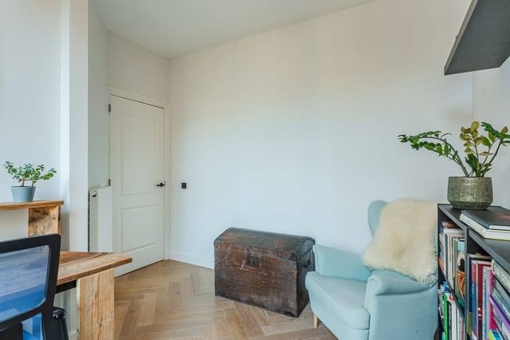 Photo 23 of De Constant Rebecquestraat 28