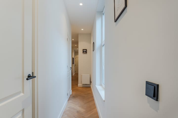 Photo 25 of De Constant Rebecquestraat 28