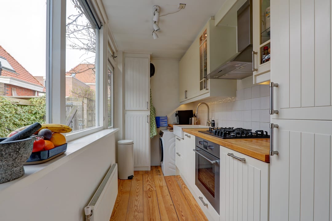 Photo 16 of Hermanstraat 4