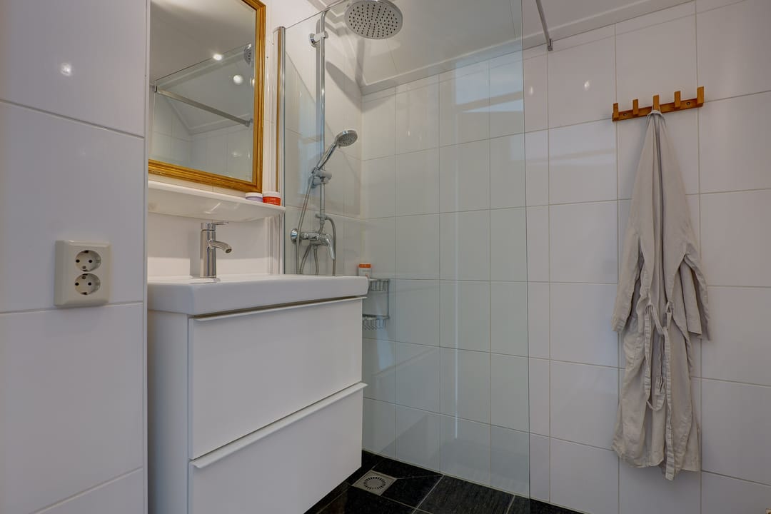 Photo 28 of Hermanstraat 4