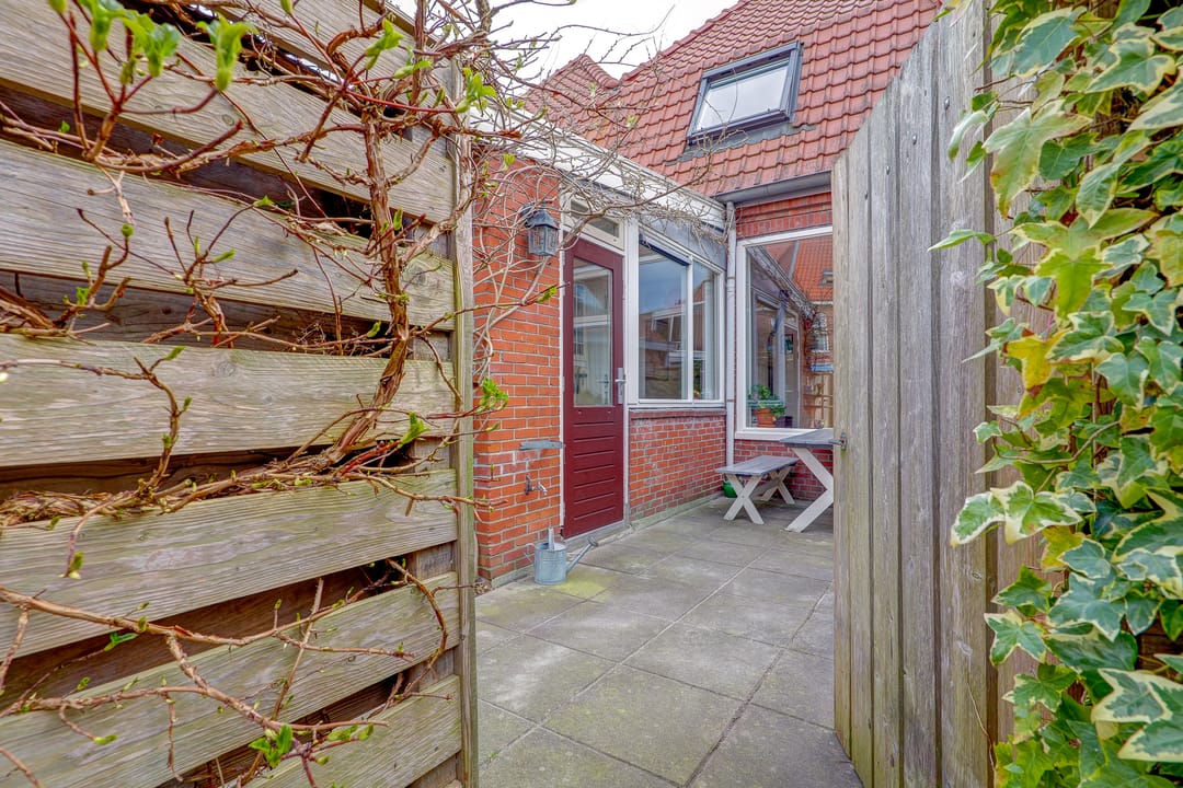 Photo 38 of Hermanstraat 4