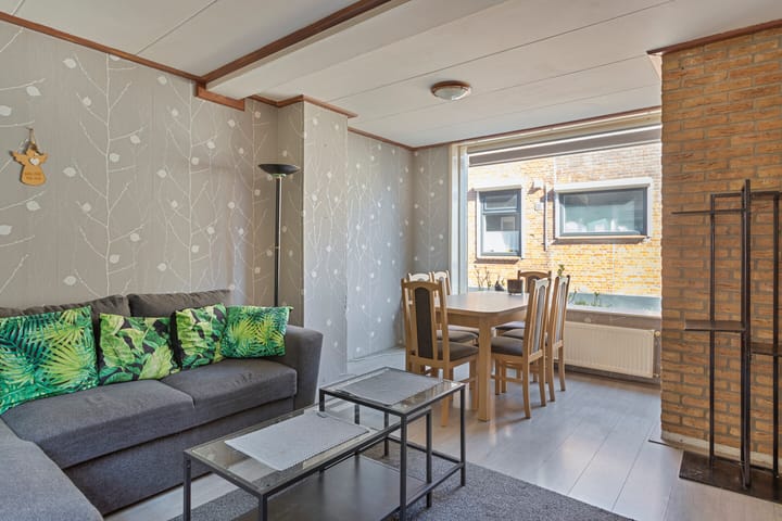 Photo 12 of Wilhelminastraat 6-A