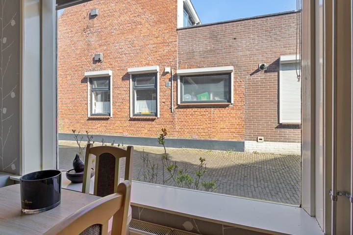 Photo 14 of Wilhelminastraat 6-A