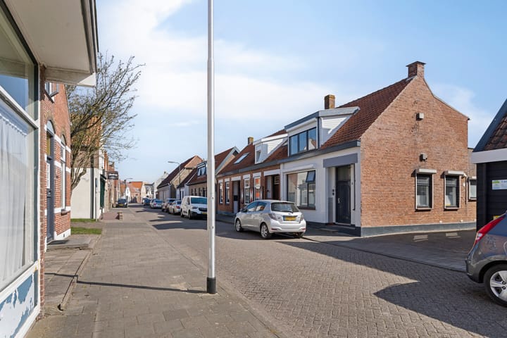 Photo 32 of Wilhelminastraat 6-A