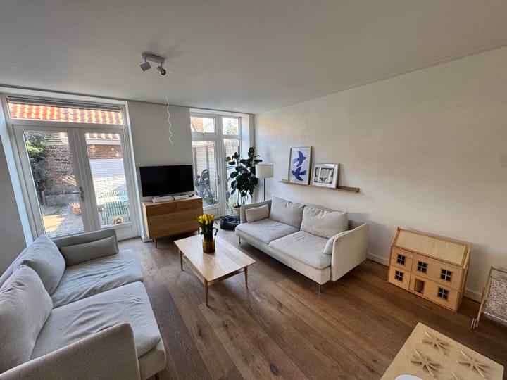 Photo 4 of Professor Van der Waalsstraat 71