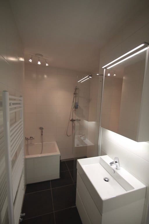 Photo 6 of Professor Van der Waalsstraat 71