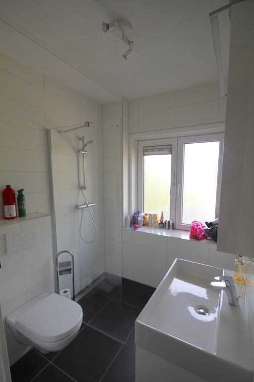 Photo 7 of Professor Van der Waalsstraat 71