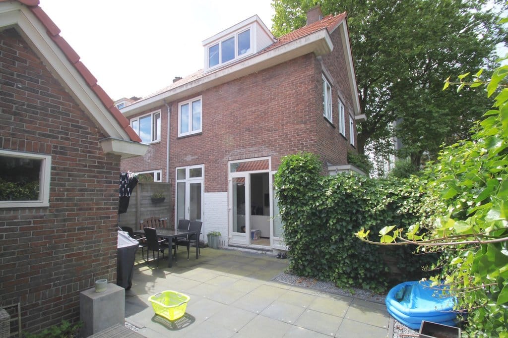 Photo 16 of Professor Van der Waalsstraat 71