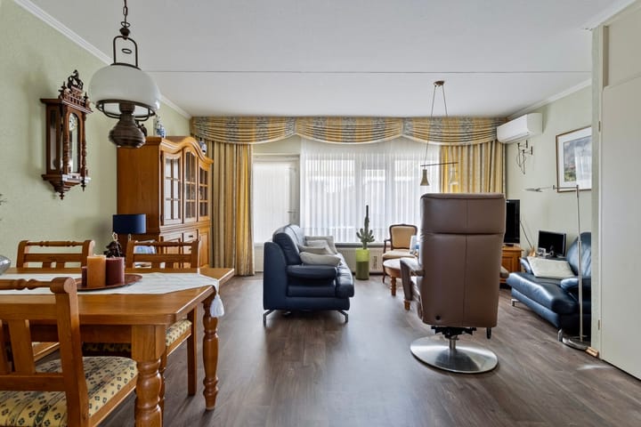 Foto 4 van Adam van Moorselstraat 26